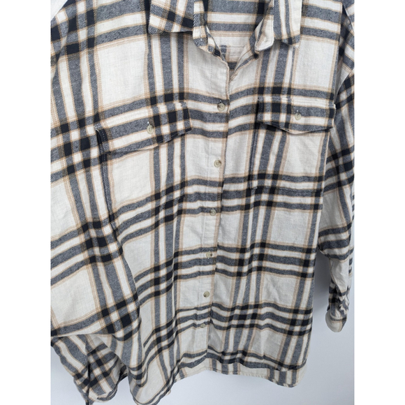 Old Navy Shirt Women Ivory Black Flannel Boyfriend Shirt Plaid Button Up Casual - Picture 3 of 8